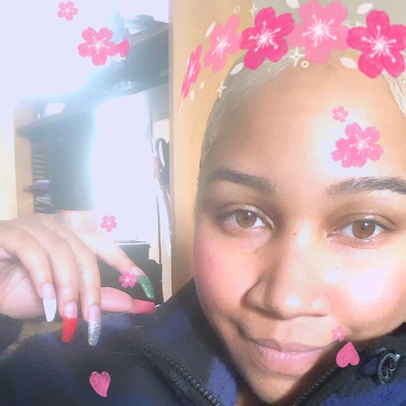 Meet your Posher, De'a - Picture 3 of 3